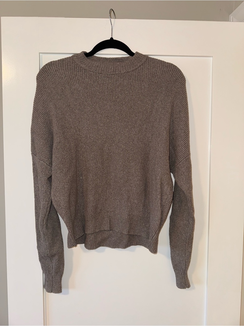 Abercrombie Casual Crewneck Women’s Sweater in Taupe